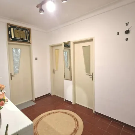 Single In T4 Cacilas