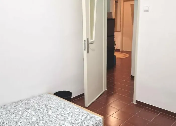 Séjour chez l'habitant Single In T4 Cacilas *