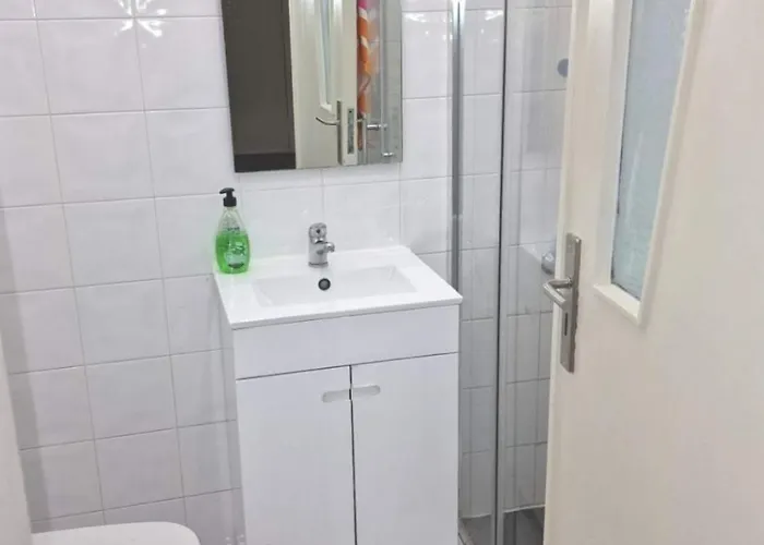 Séjour chez l'habitant Single In T4 Cacilas